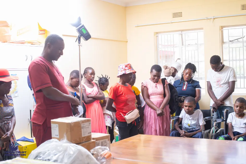 Tendaitrust Association donating at mutoko district hospital