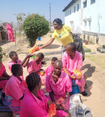 inmates at mutoko prisons receiving donations