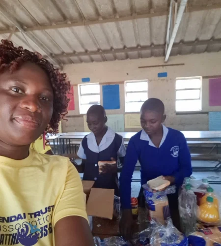 memory chihwayi with school children